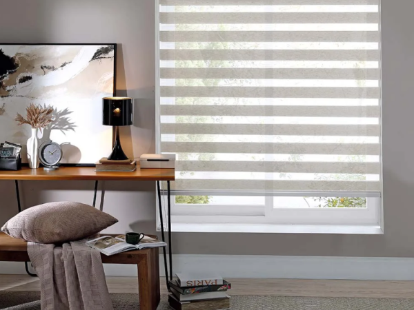 Persiana rolo ou cortina de tecido: qual é mais prática para sua casa?