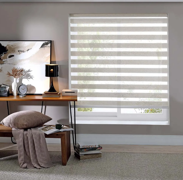 Persiana rolo ou cortina de tecido: qual é mais prática para sua casa?