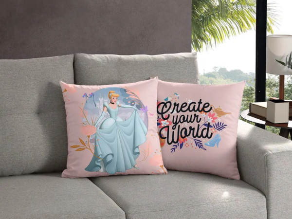 Como criar um quarto infantil temático com cortina Disney e acessórios?