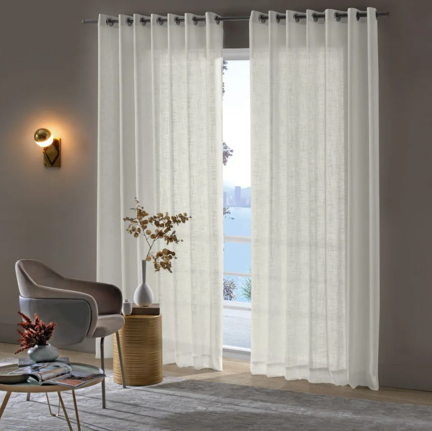 Como escolher o tamanho certo de cortina para a sala?